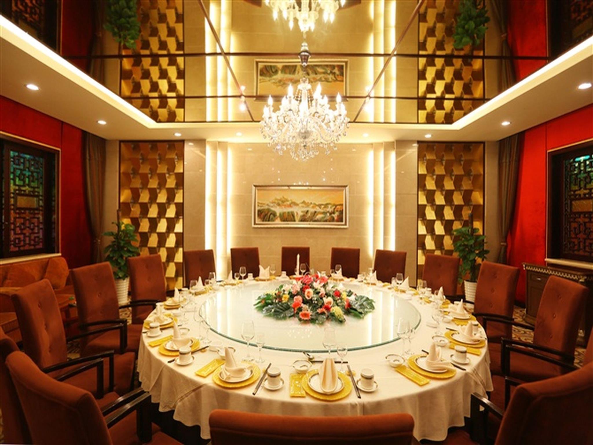 Фото Qingdao Kuaitong International Hotel