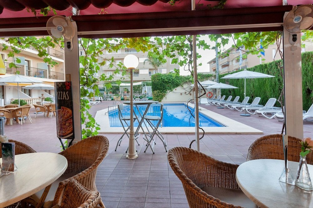 Фото Hotel Amoros