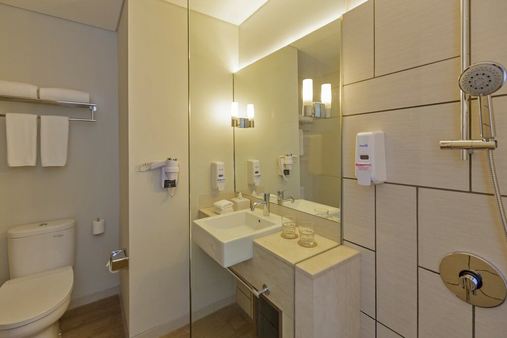 Фото Holiday Inn Express Jakarta Pluit Citygate, an Ihg Hotel