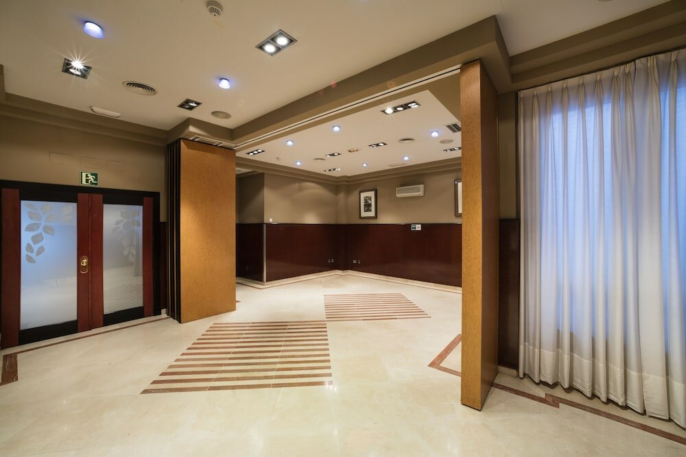 Фото Hotel Sercotel Ciudad de Oviedo