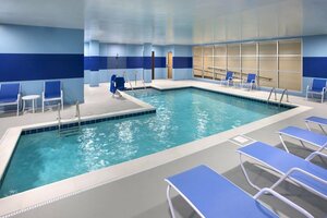 Гостиница Four Points by Sheraton Charleston