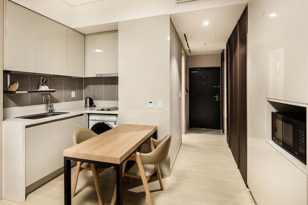 Фото Golden Tulip Incheon Airport Hotel & Suites