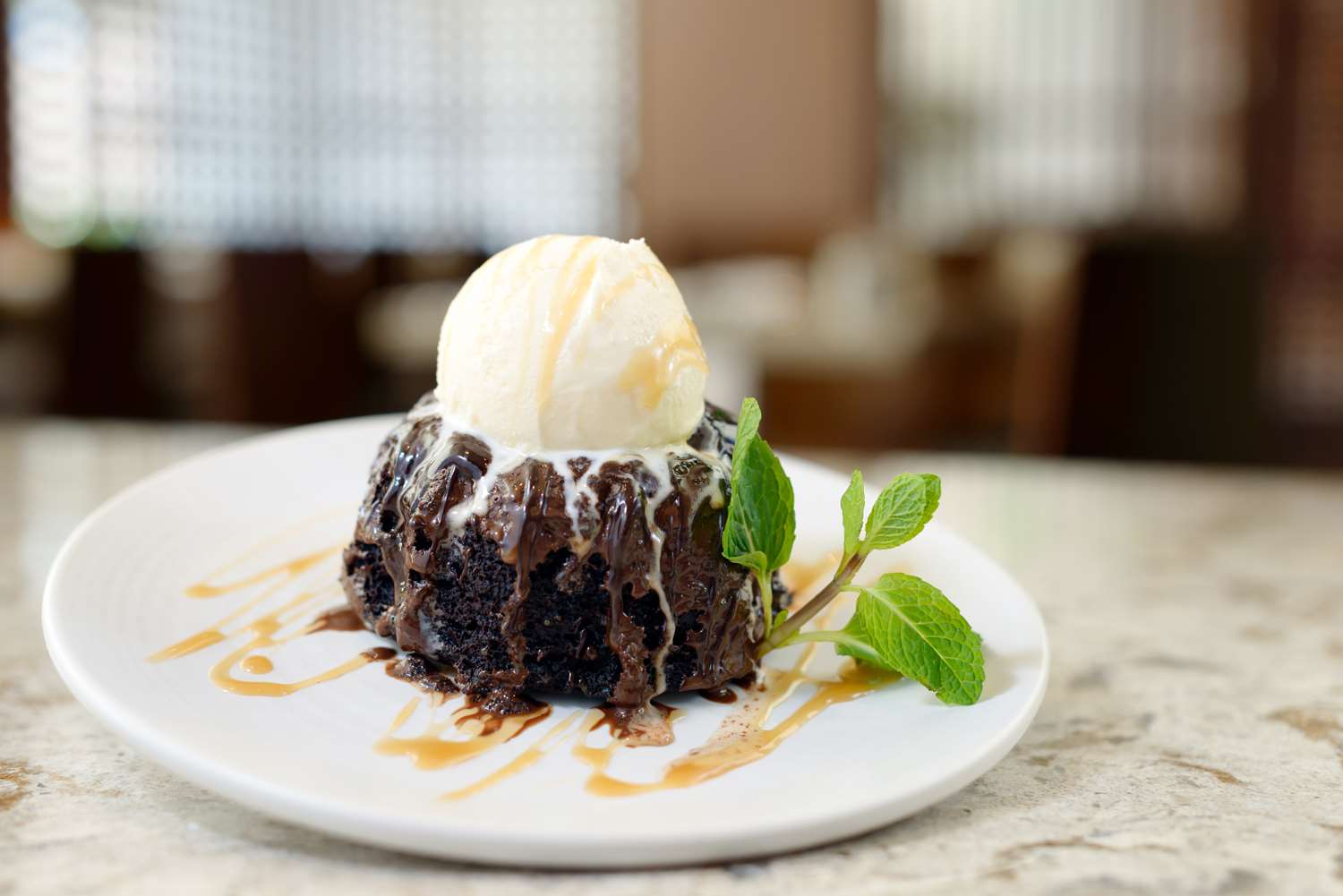 Фото Hilton Woodland Hills/Los Angeles