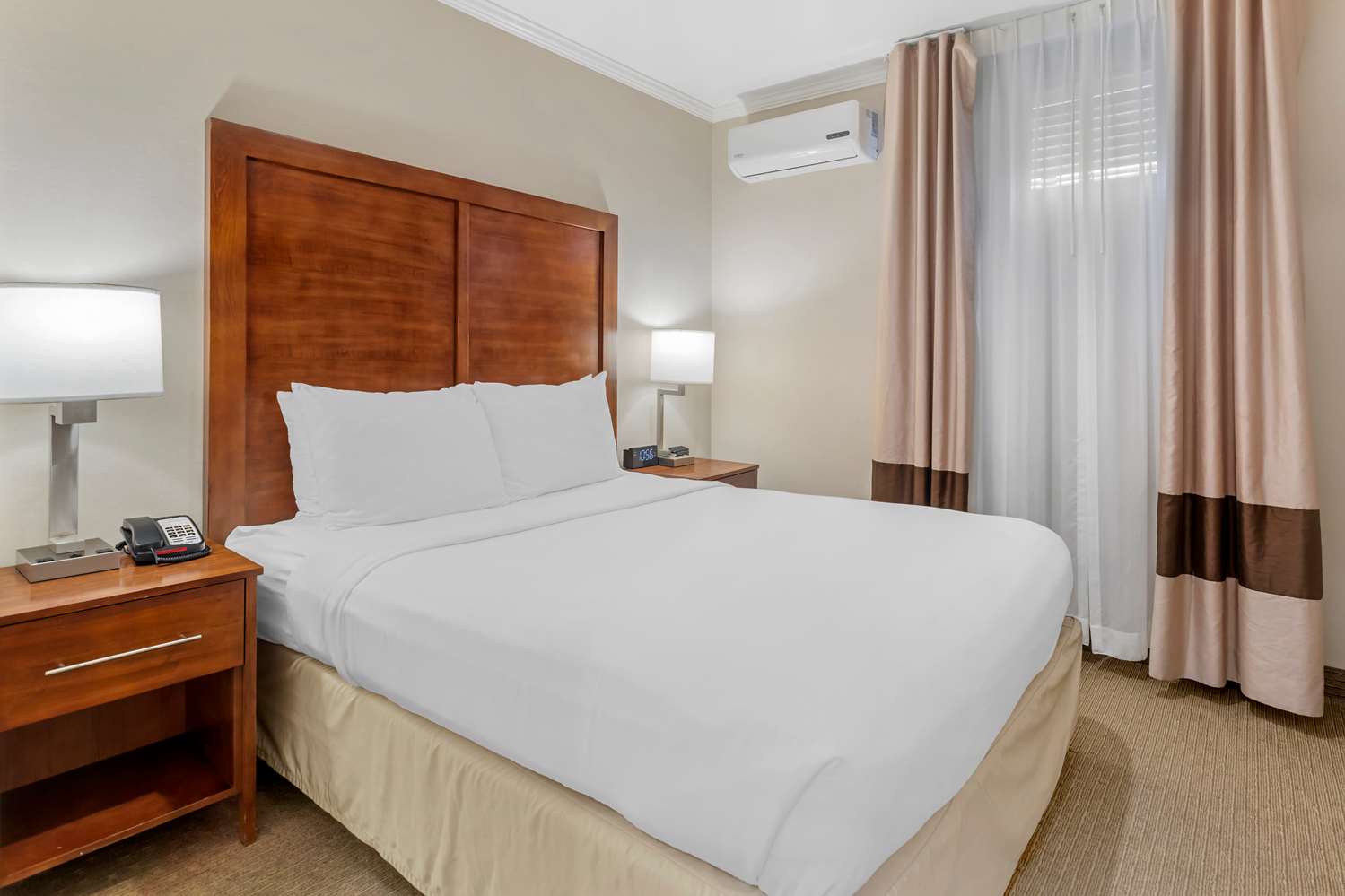 Фото Comfort Inn Santa Monica - West Los Angeles