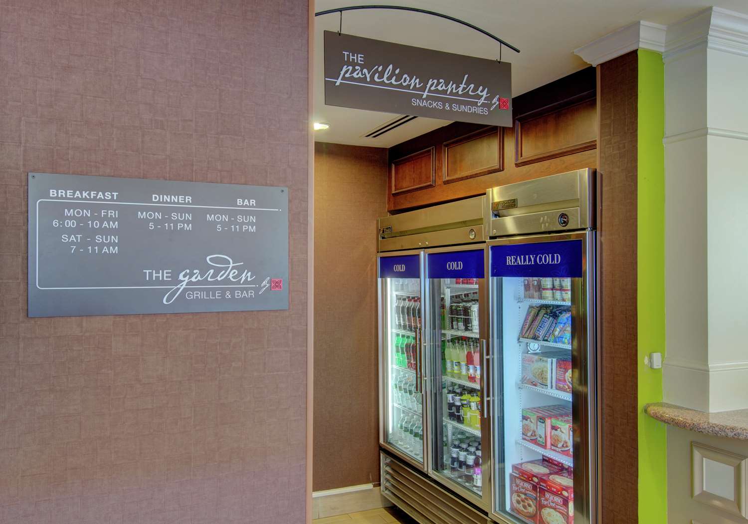 Фото Hilton Garden Inn Norwalk