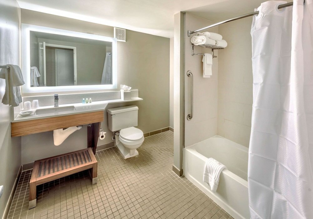 Фото Holiday Inn Express Atlanta Airport - North