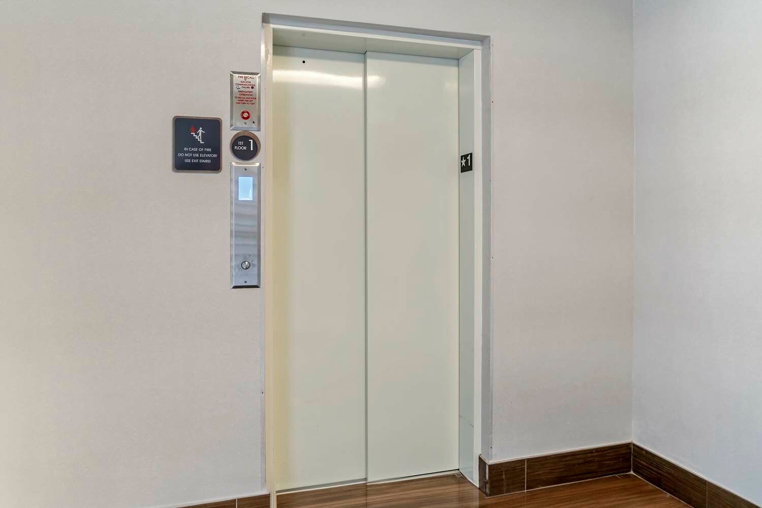 Фото Comfort Inn Plainwell