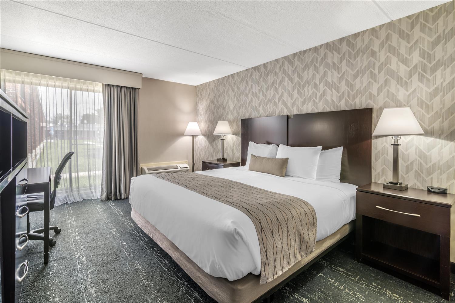 Фото Best Western Plus Keene Hotel