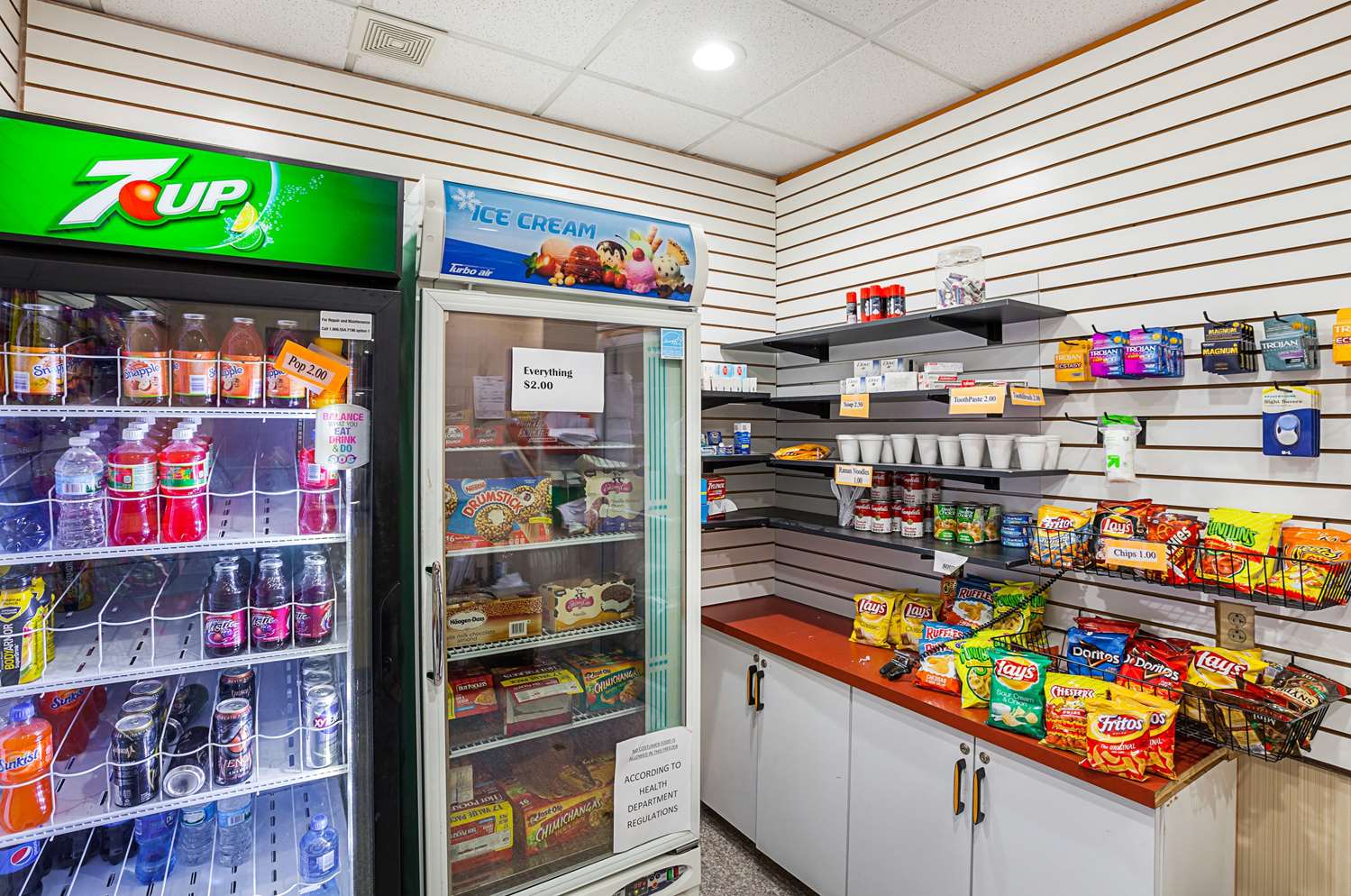 Фото Quality Inn & Suites Cincinnati Downtown