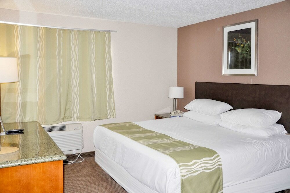 Фото Rodeway Inn Fargo