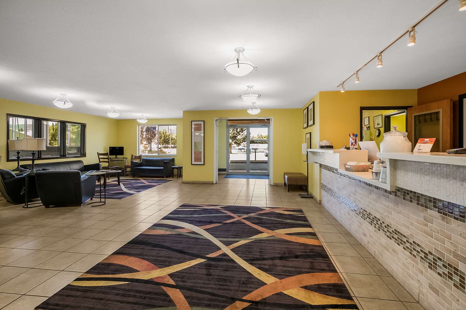 Фото Americas Best Value Sandman Inn