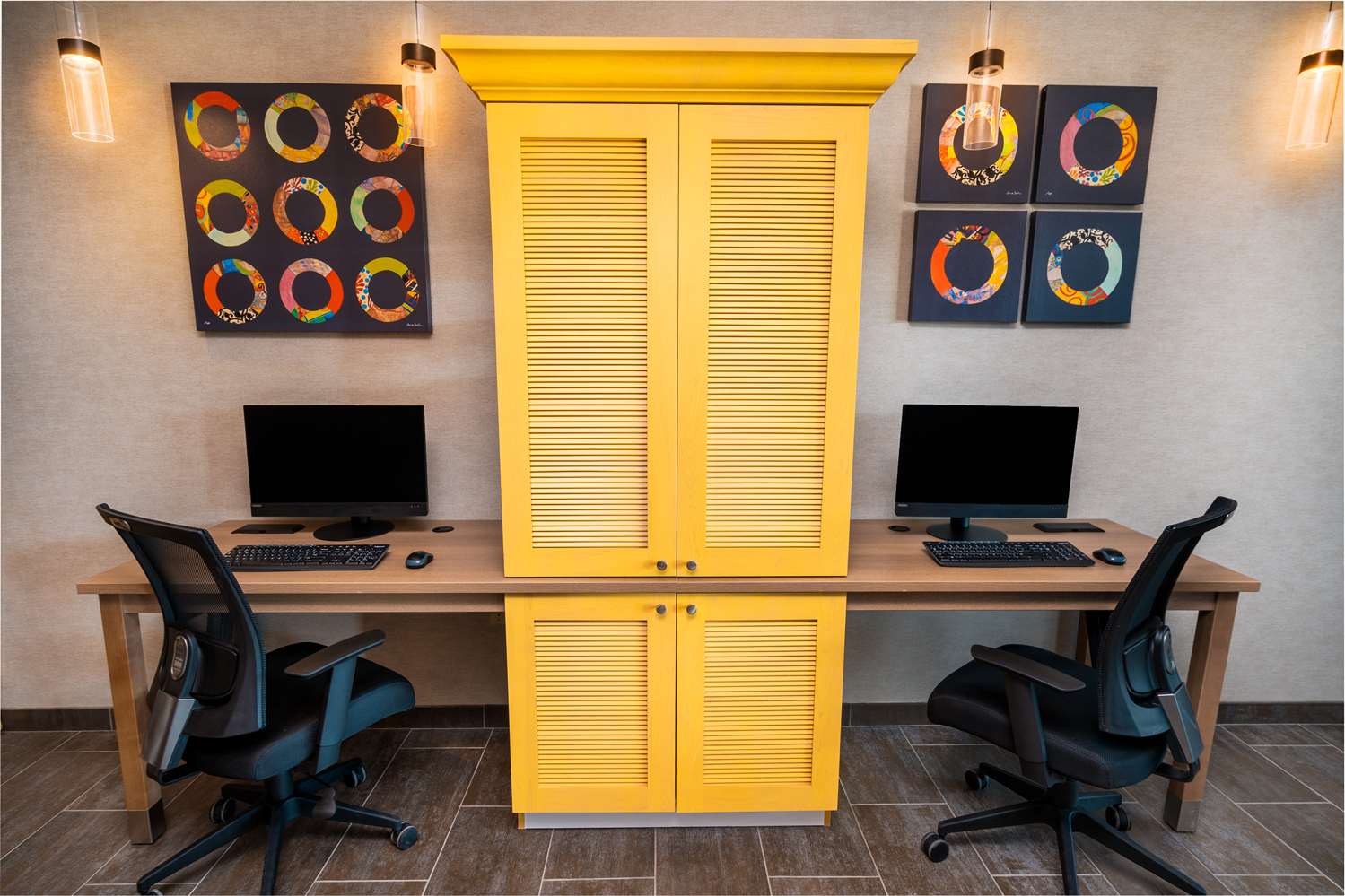 Фото Home2 Suites by Hilton Bakersfield