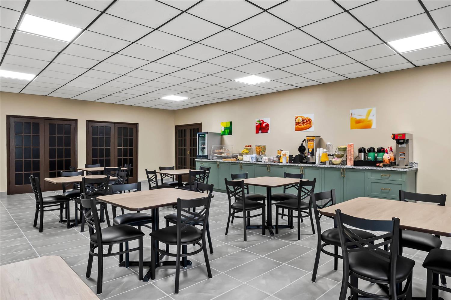 Фото Travelodge by Wyndham New Orleans West Harvey Hotel