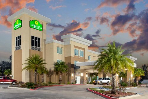Гостиница La Quinta Inn & Suites by Wyndham Lake Charles - Westlake в Лейк-Чарльзе