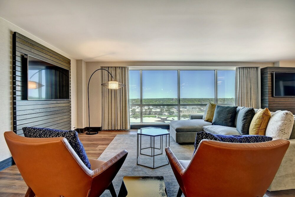 Фото Marriott Tulsa Hotel Southern Hills