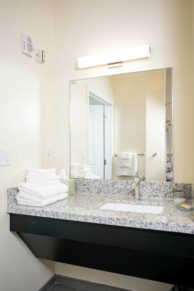 Фото Candlewood Suites Jacksonville - Mayport, an Ihg Hotel
