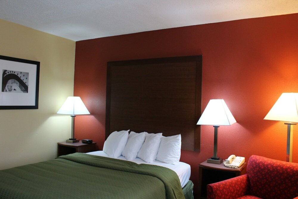 Фото Quality Inn & Suites