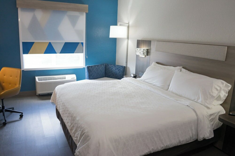 Фото Holiday Inn Express Hotel & Suites Lakeland North - I-4, an Ihg Hotel