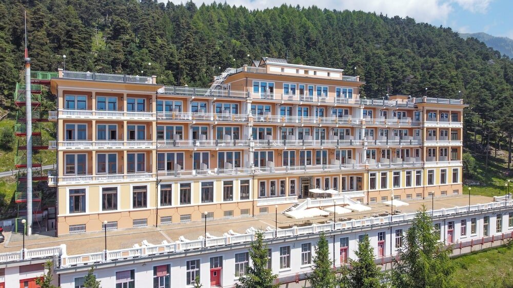 Фото Pràcatinat Hotel & Restaurant