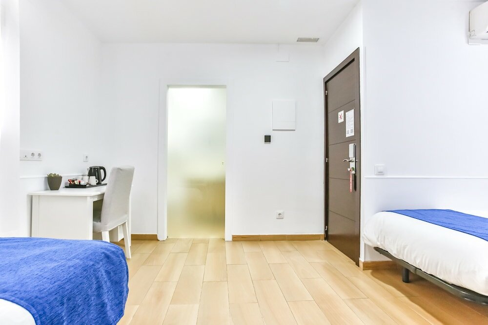 Фото Laramond Barcelona Rooms