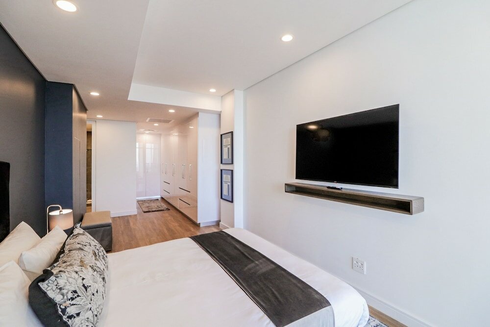 Фото Reserved Suites Illovo