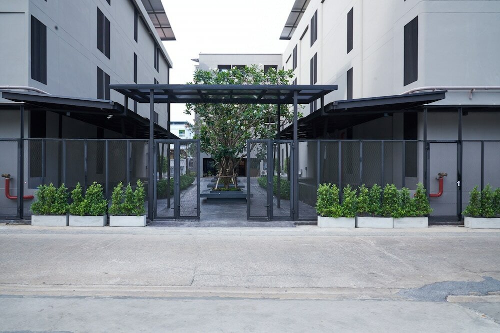 Фото Almas Hotel Bangkok