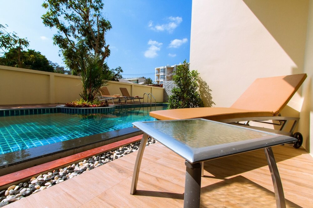 Фото Airport Beach Hotel Phuket