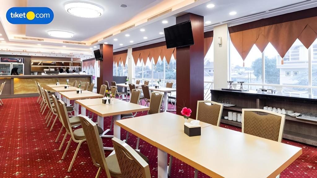 Фото Grand Impression Hotel Medan