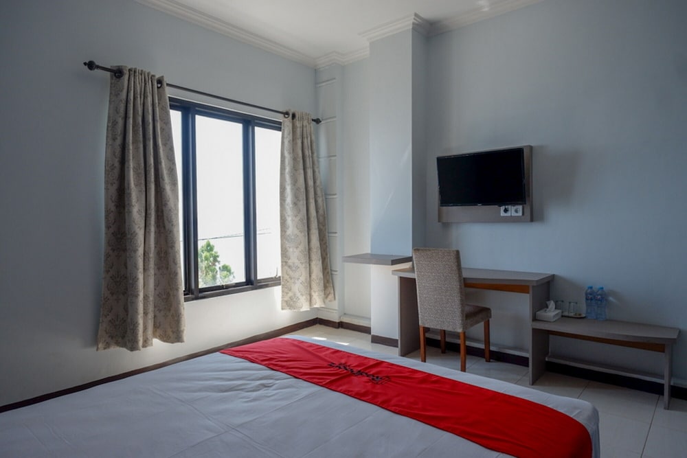 Фото RedDoorz Plus Syariah @ Hotel Boulevard Luwuk