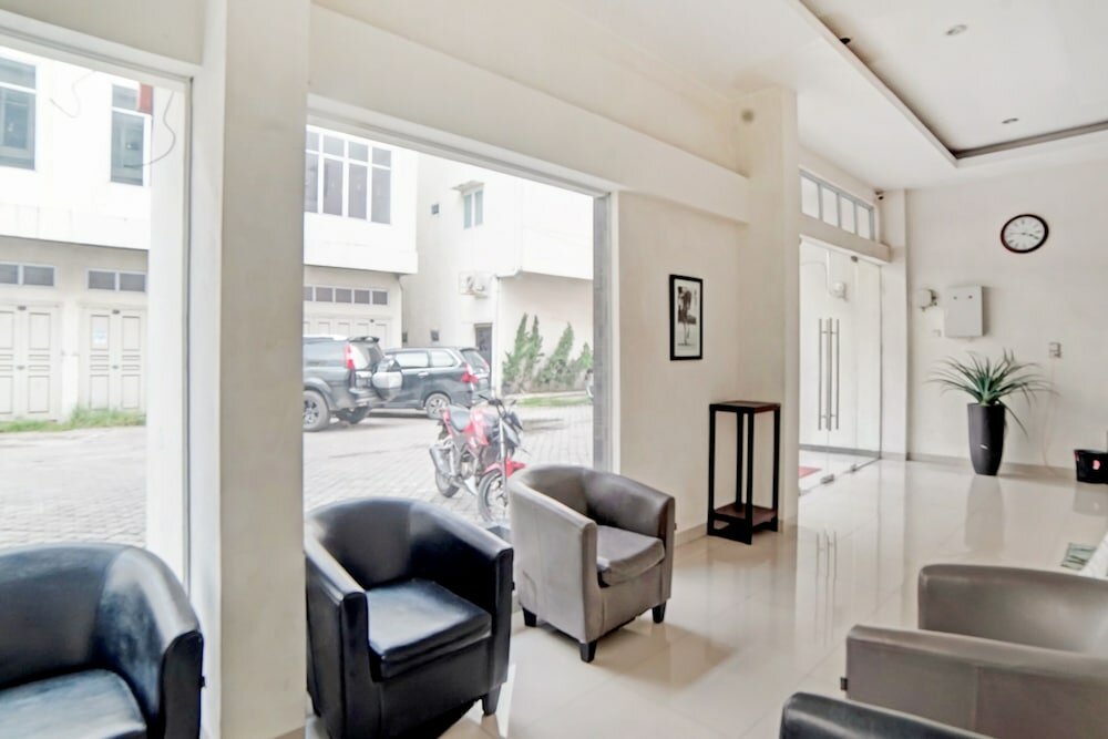 Hotel Oyo 3051 Stm Suite Near Amplas Bus Terminal, Medan, photo