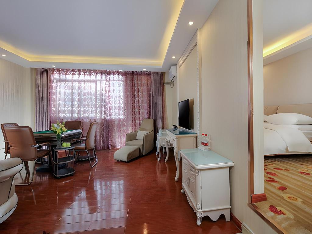 Фото Vienna Classic Hotel Kunming Airport Branch