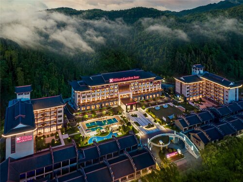 Гостиница Hilton Garden Inn Zhangjiajie Wulingyuan в Хунани