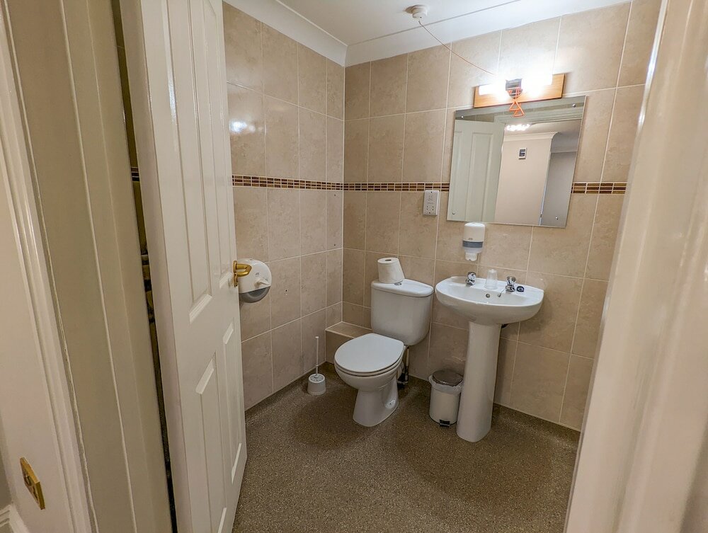 Фото The Grove Hotel