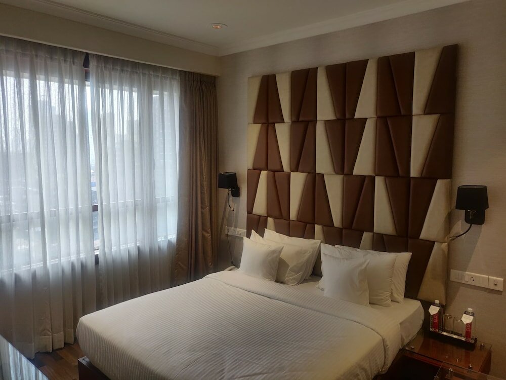 Фото Adiva Residency Beacon, Grant Road, Mumbai