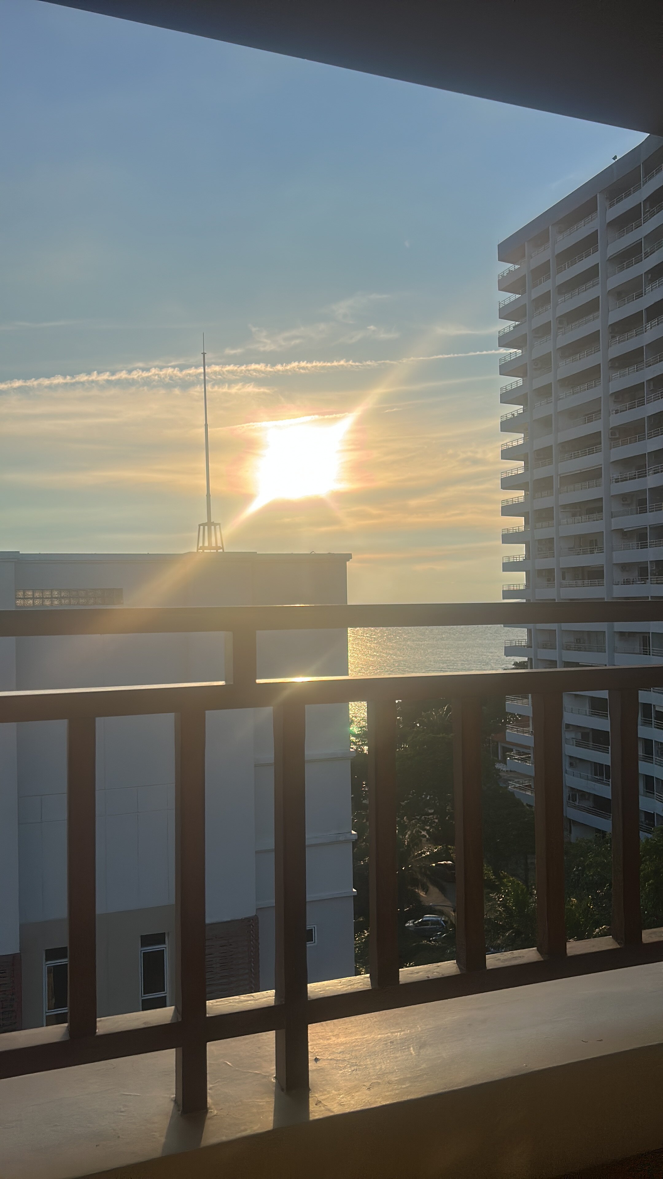 Фото The Heritage Pattaya Beachfront Resort
