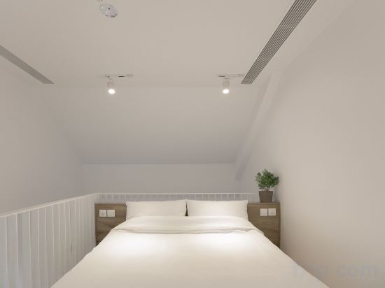 Фото Lloyd's Inn