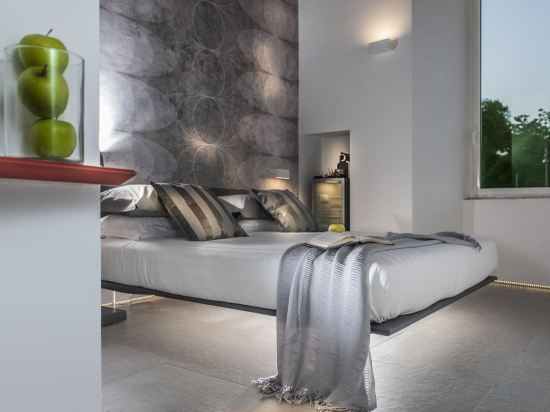 Фото First Floor