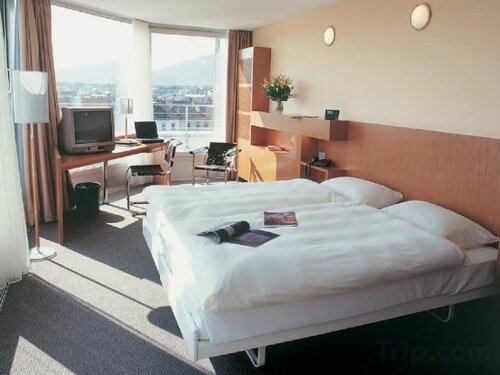 Гостиница Hotel Cornavin в Женеве