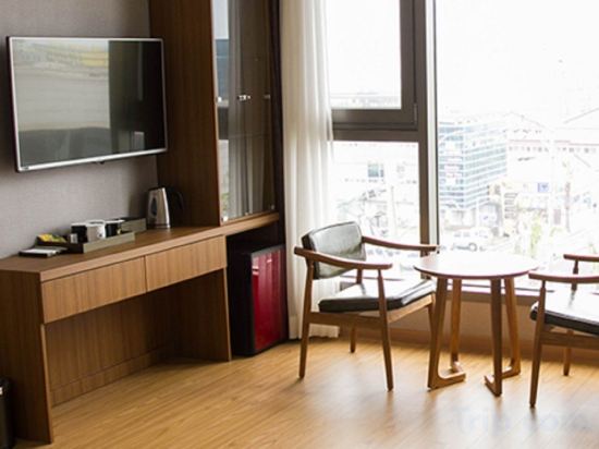 Фото Black Sands Hotel