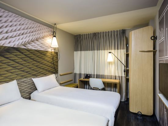 Фото Ibis Paris Gare du Nord Chateau-Landon 10eme