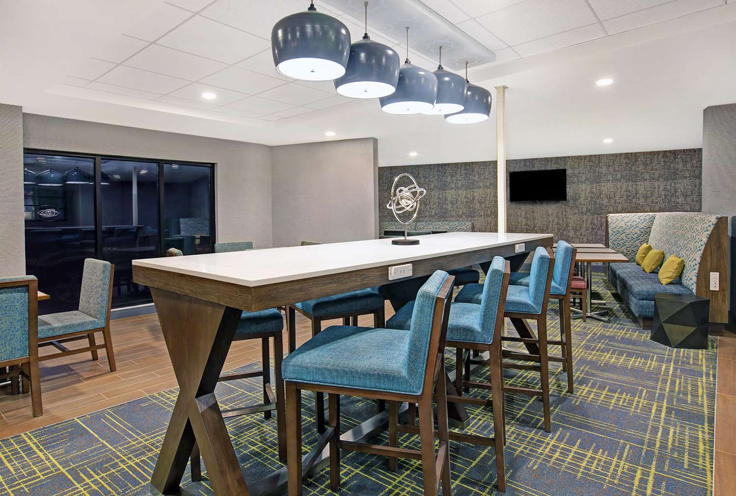 Фото Hampton Inn Westfield