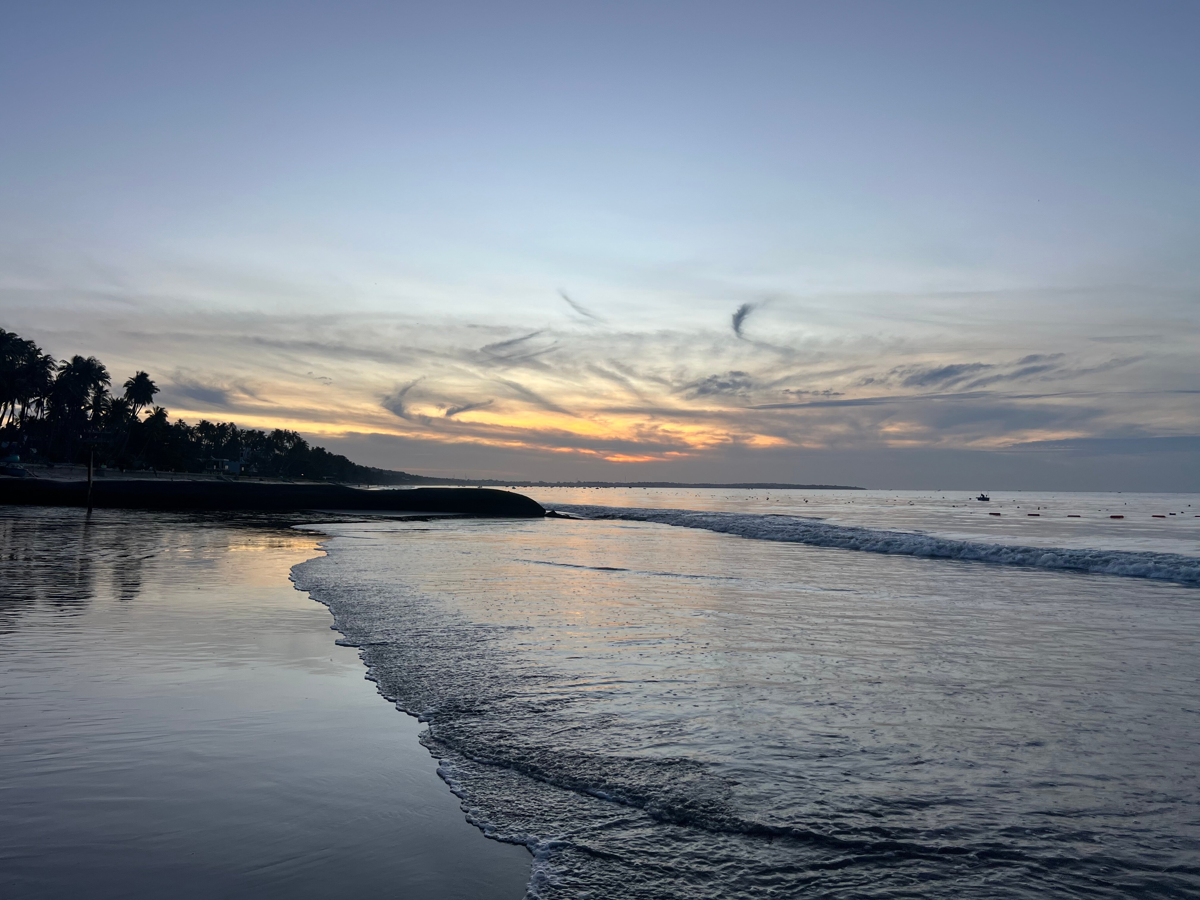 Фото Hoang Ngoc Beach Resort
