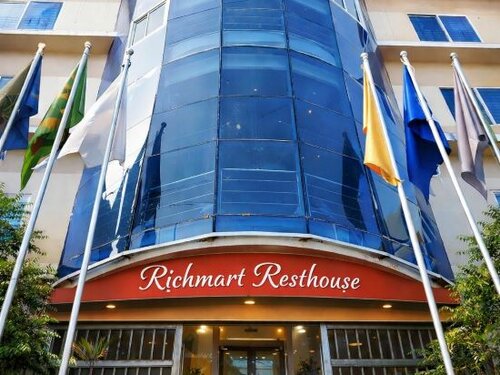 Гостиница Baral Richmart Resthouse в Области Барисал