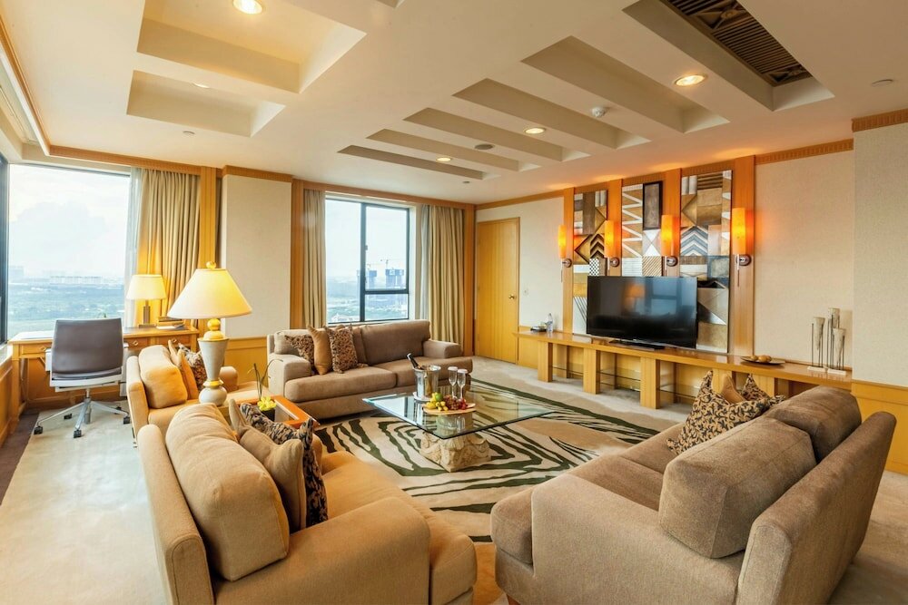 Фото Renaissance Riverside Hotel Saigon