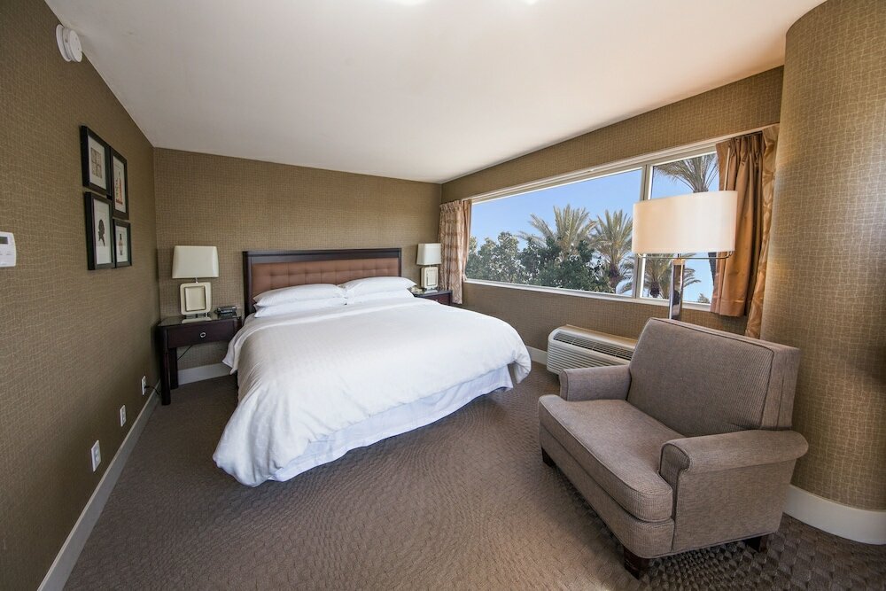 Фото Sheraton Ontario Airport Hotel