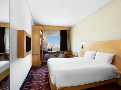 Внешний вид отеля Ibis Muscat в Вилайяте Бушере, фото 4