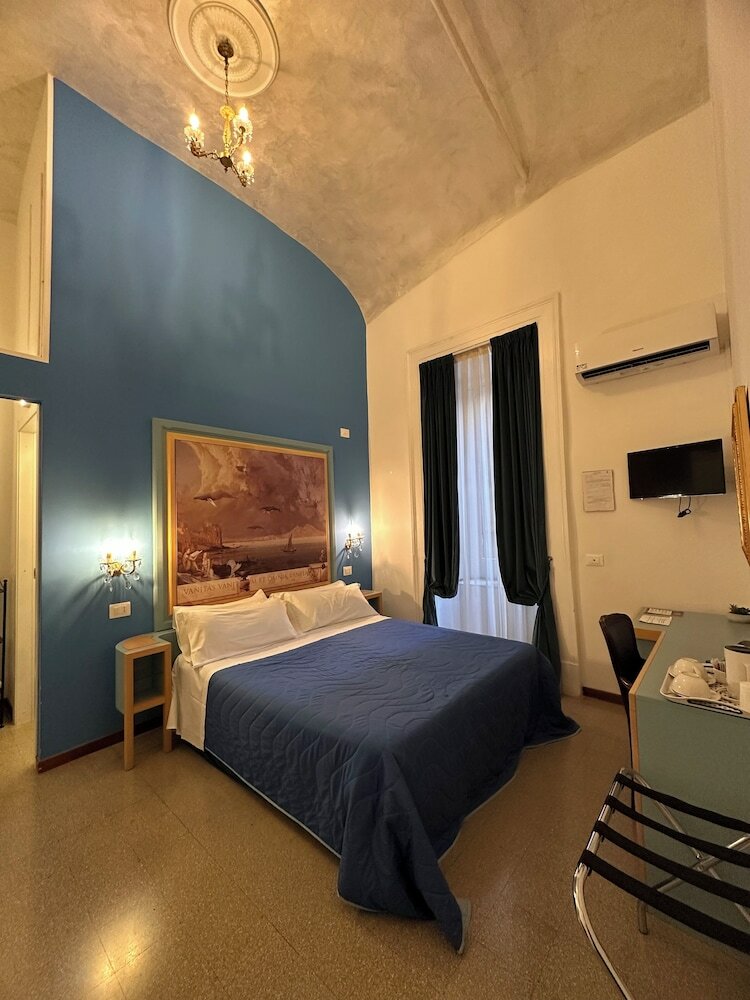 Фото La Bella Napoli B&b