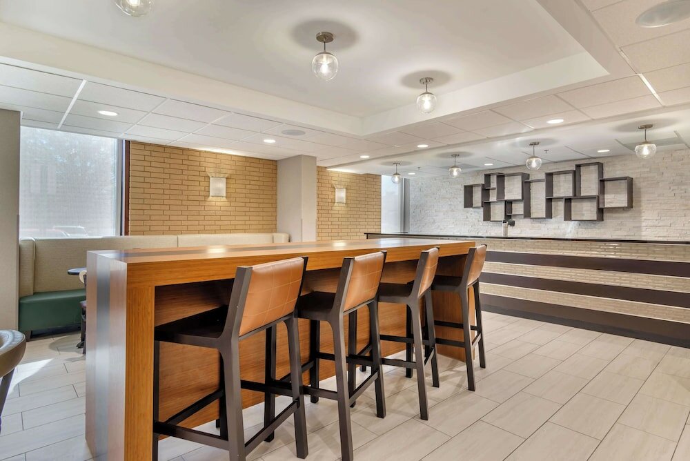 Фото Drury Inn & Suites Atlanta Airport