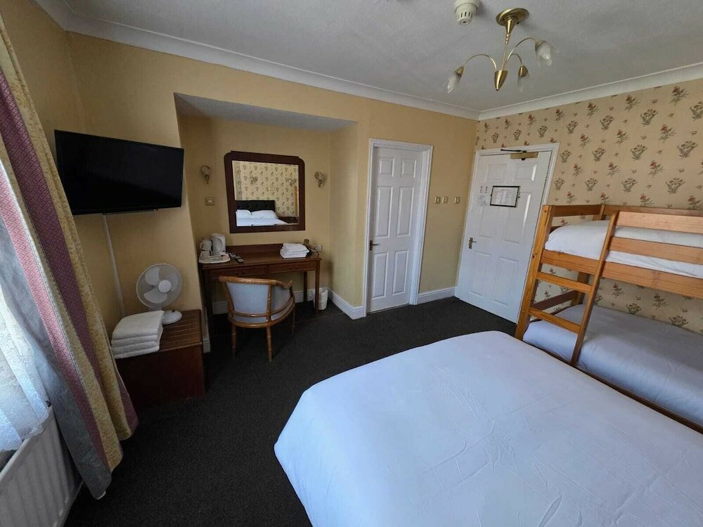Фото The Castle Hotel Tamworth