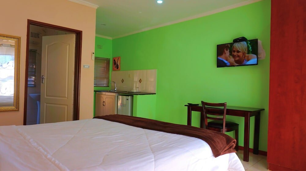 Фото Tasha Lodge